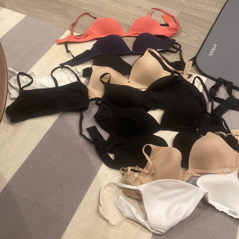 9 bras